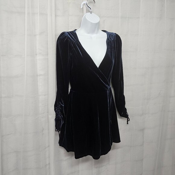 Urban Outfitters Navy Blue Velour Minimalist Goth Jumpsuit Romper Size S - Picture 4 of 11